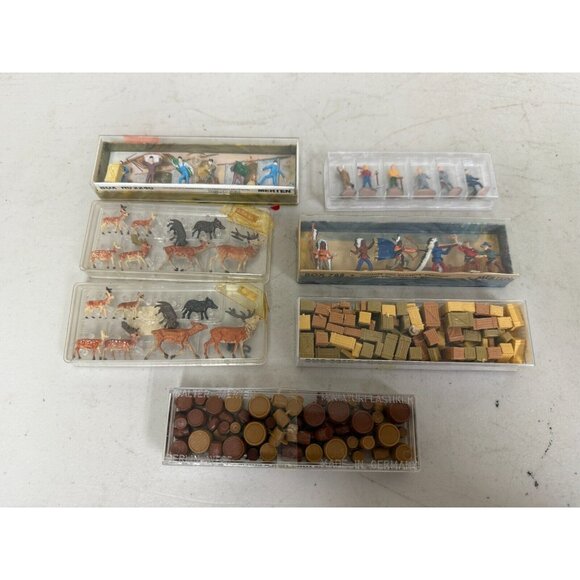 N Scale Vintage Model Railroad Figures & People Miniatures BOX 788/HO 224 - Picture 1 of 9